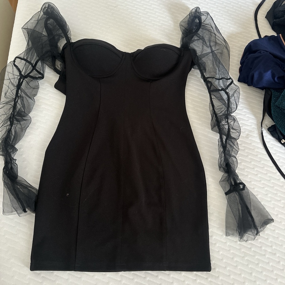 Woman short dress tulle sleeves size small